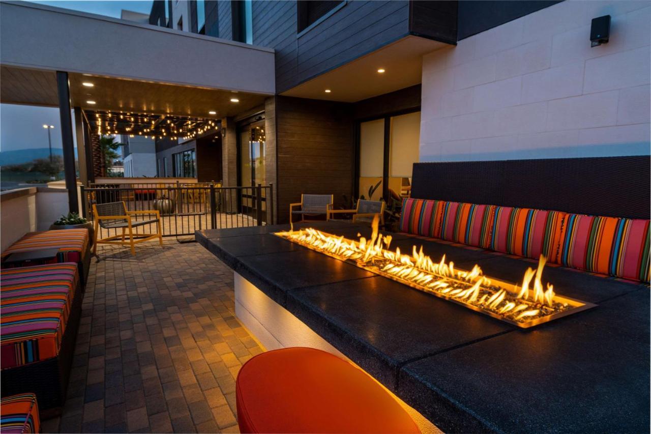 Home2 Suites Corona, Ca Exterior foto